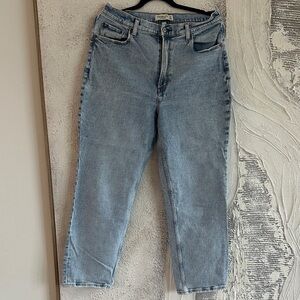 A&F The Ankle Straight Ultra High Rise